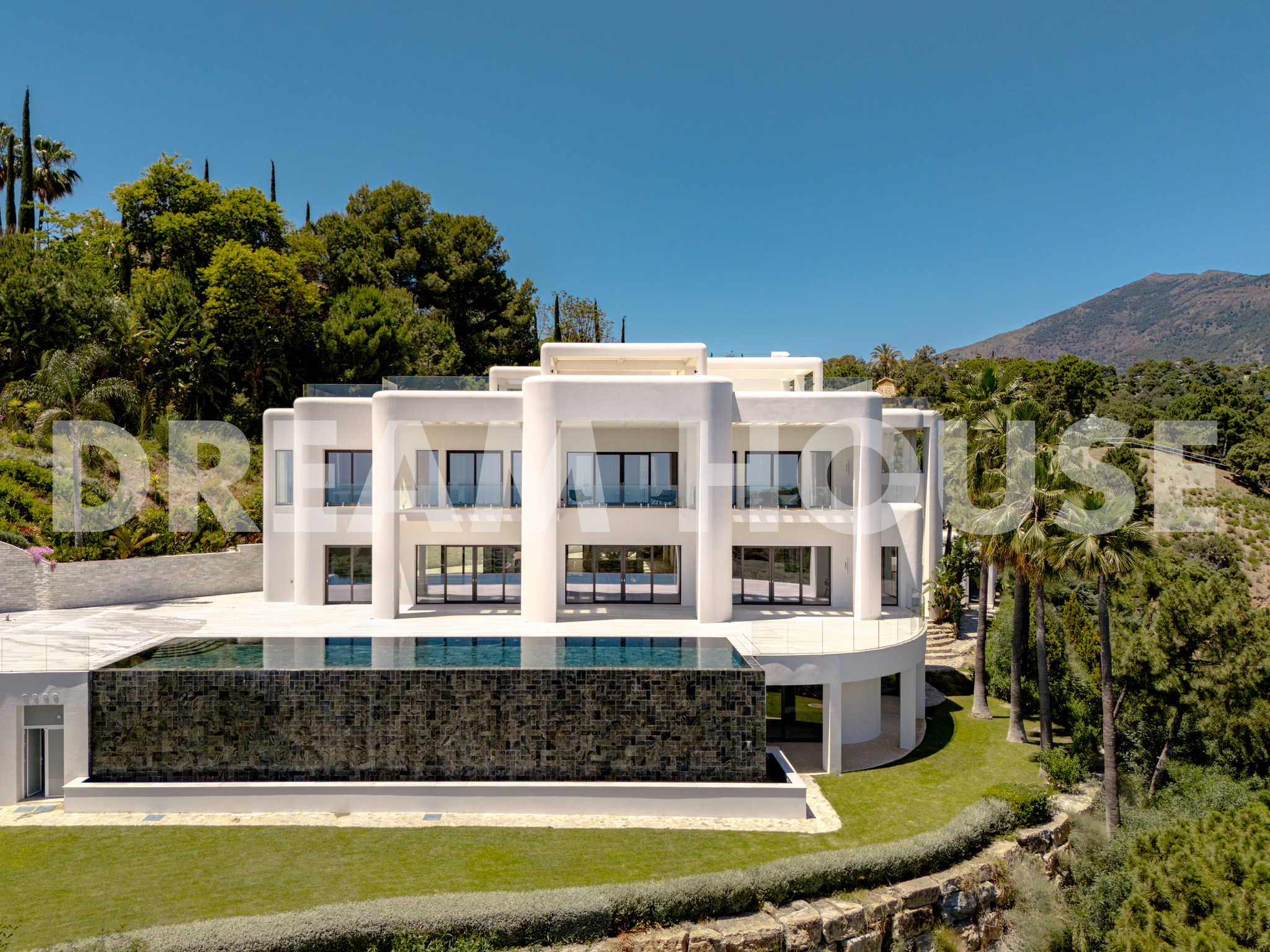 Dream House 13563